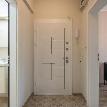 The Right Choice 19 Apartment