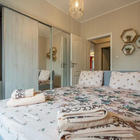 The Right Choice 19 Apartment *